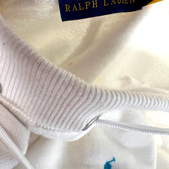 Women’s polos shorts. Authentic and excellent condition. True to size. - Picture 3 of 5